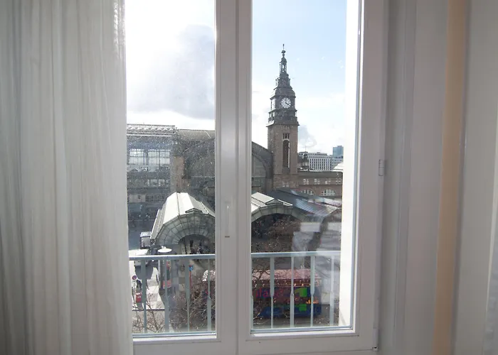 Garner St. Georg By Ihg Hotel 3*