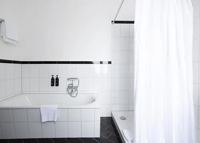 Garner St. Georg By Ihg Hotel 3*